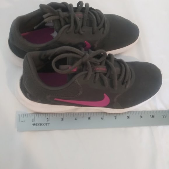Nike Women's size 9 grey and pink Flex Experience Run 9 running shoes - Picture 4 of 8